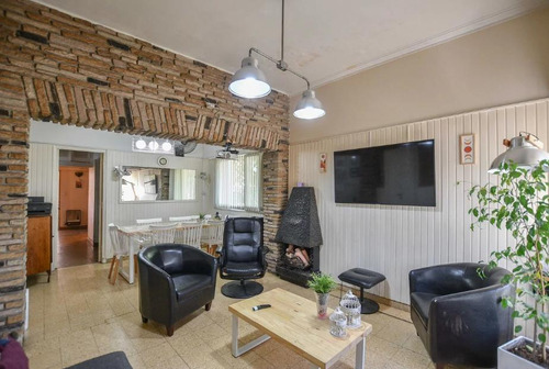 Casa En Venta - 3 Dormitorios 1 Baño - Cochera - 170mts2 - Manuel B. Gonnet, La Plata