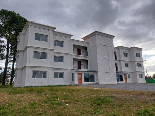 Departamento A Estrenar De 3 Amb Con Vista A La Laguna
