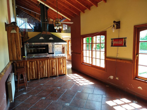 Venta Casa En Ciudad Evita, Gran Parque Y Comodidades