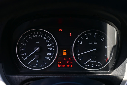 BMW 325i 2.5 325i Sedan Executive