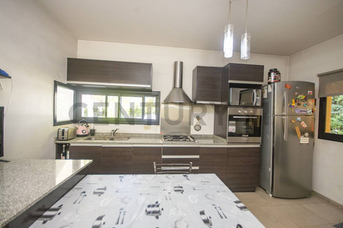 Casa En Venta 5 Ambientes Barrio El Recodo, Pilar - Escobar .