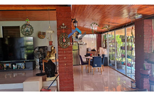 Qval Spa Vende Hermosa Casa Con Piscina Y 3 Cabañas En Requi