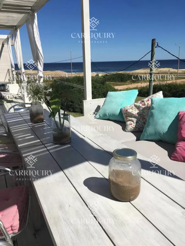 Venta De Casa En Manantiales- El Chorro. 4 Dormitorios En Suite