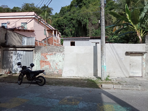 Vendo Terreno Com 360 M² Com Construção Antiga