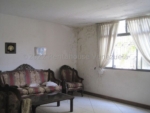 Imagen 2 de 10 de Casa En Venta