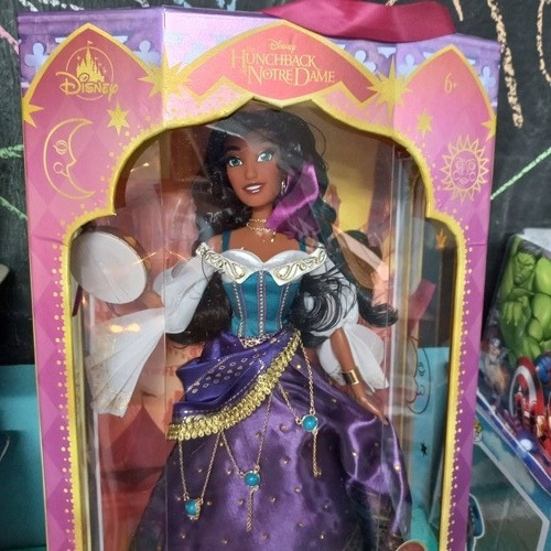 Imagem 4 de 8 de Esmeralda Limited Edition Corcunda Notredame Disney Store