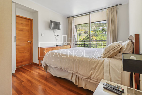 Casa En Arriendo De 6 Dorm. En Las Condes