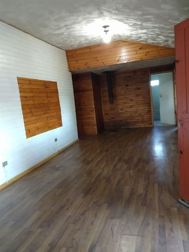 Casa En Venta De 5 Dorm. En Quillón