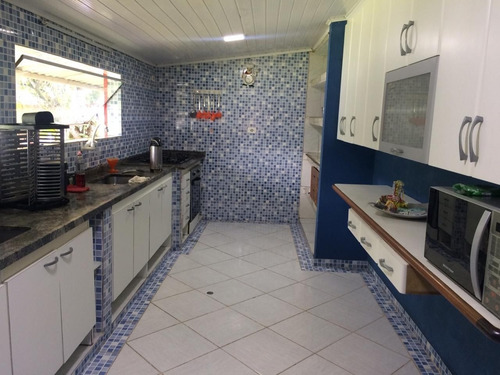 Imagem 17 de 30 de Chácara 2400m2, Casa Sede 3 Suítes, Proximo A Praia, Moveis Planejados, 2 Salas, Área Gourmet,piscina,2 Lagos Com Peixes,casa De Hospedes,galpão,pomar - Ch00265 - 70853141