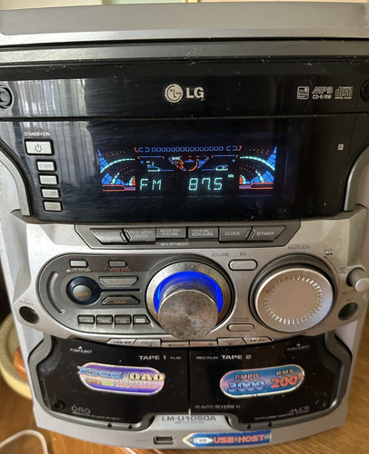 Equipo De Musica Lg Minicomponente 3 Cd Usb 2 Cas Radio Plateado 3000 W (Usado)