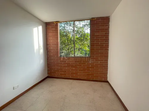 Apartamento En Arriendo En Loma Del Escobero. Cod A776171
