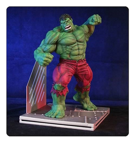 * Gentle Giant Marvel Hulk Statue Bookend - Eternia Store
