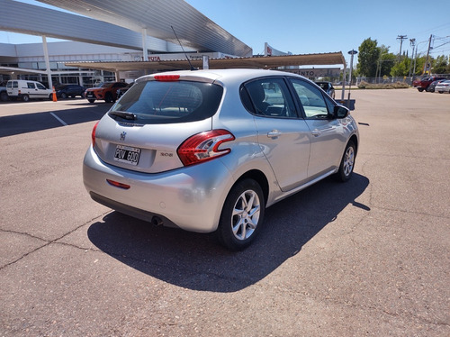 Peugeot 208 1.5 Allure Touchscreen