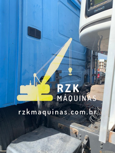 Imagem 4 de 14 de Cavalo Scania P114 - 330 4x2 - 2001