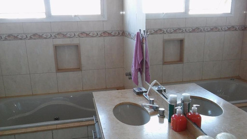Belíssima Residência Em Condomínio Com Localização Privilegiada - Ca5529
