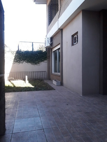Imagen 3 de 14 de Departamento Tipo Casa En Venta En Lanus Este