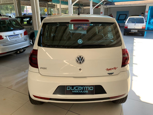 Imagem 4 de 12 de Volkswagen Fox Rock In Rio 1.6 Flex 2014