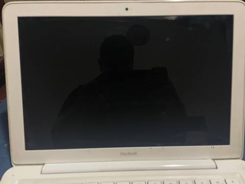 Macbook Blanca ( No Funciona La Batería ) Blanco (Usado)
