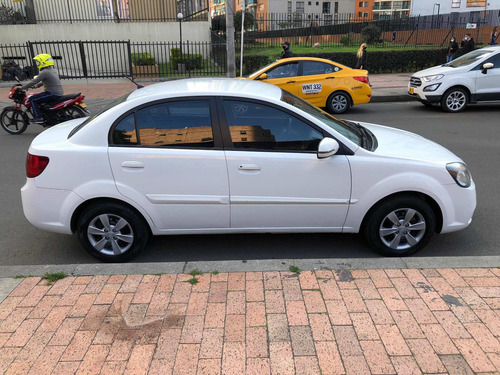 Kia Rio 2010 1.4 4 P