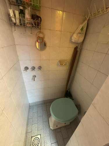 Casa Con Garage Sobre Avenida En Venta!!!
