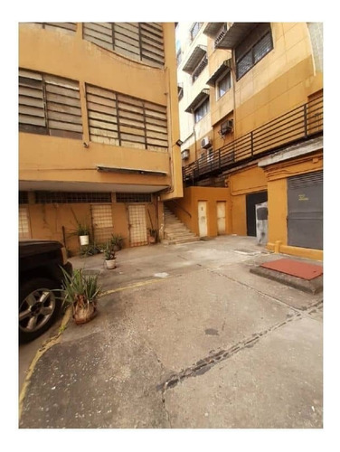 Local Comercial En Venta En Los Chaguaramos Caracas