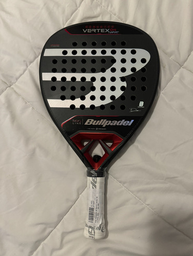 Paleta Pádel Bullpadel Vertex 04 Comfort 2024 Negro/rojo