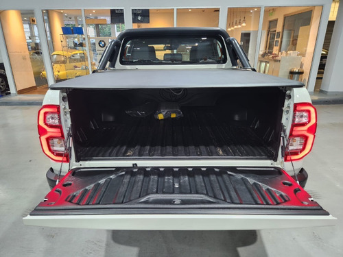 Imagen 7 de 23 de Toyota Hilux 4x4 Dc Gr-s Iii 2.8 Tdi At