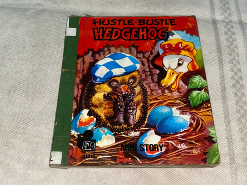 Hustle Bustle Hedgehog- Helen Haywood- Litor (Usado)