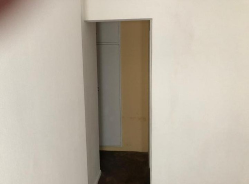 Imagen 3 de 11 de Con Renta Departamento En Venta - Balvanera - 3 Ambientes