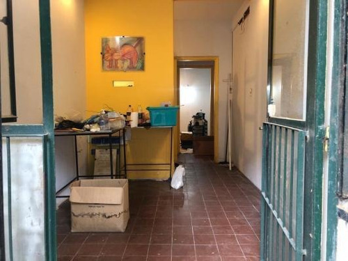 Venta Local Comercial, Centro. 2 Habitaciones, 1 Baño. Estar