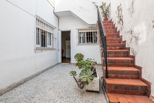 Venta Casa 3 Dormitorios Estilo Francés Con Patio Terraza Y Garage Almagro