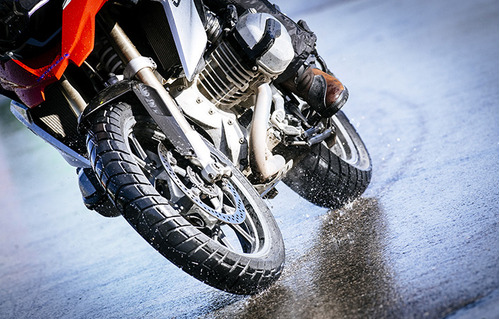Imagen 2 de 8 de Cubierta Metzeler 150/70r17tl Karoo Street V-strom 650 . Met