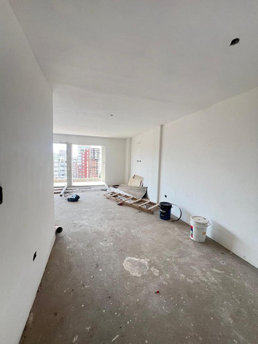 Venta Dos Ambientes, 55m2, Cochera, Lanús.