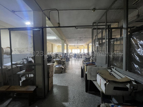 Se Vende Edificio Industrial La Candelaria Mls #24-2303
