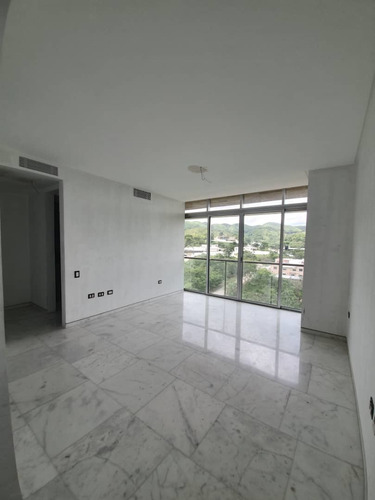 Imagen 4 de 18 de Hermoso Penthouse A En Guataparo