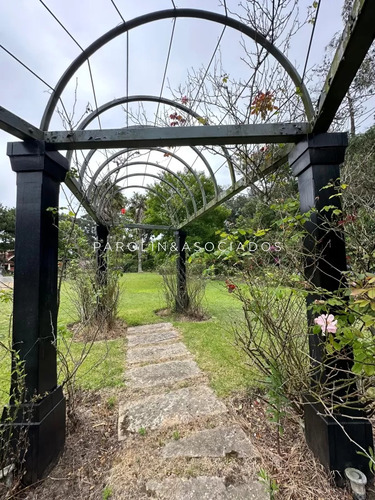 Propiedad Exclusiva En Venta Ubicada En Golf, Punta Del Este.