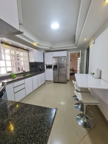 Imagen 28 de 28 de Cómoda Casa De Dos Plantas En Loma Linda, Sector Las Peonías, Puerto Ordaz