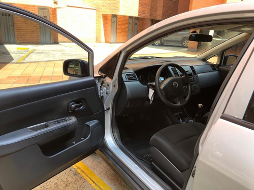 Nissan Tiida Emotion Hb