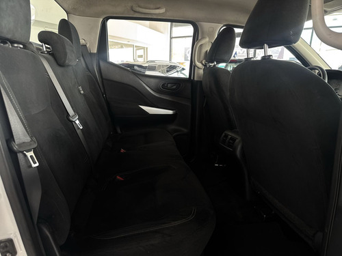Nissan NP300 2.5 SE Paq Seguridad Mt