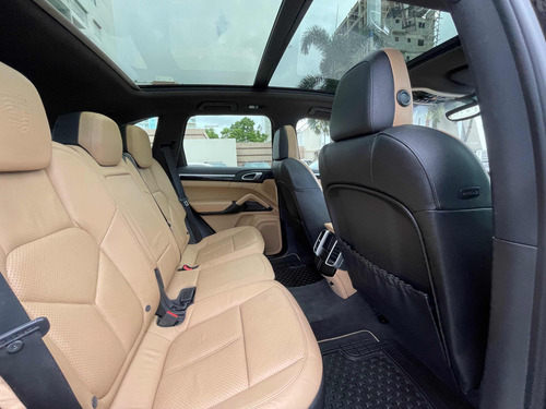 Imagen 7 de 15 de Porsche Cayenne Platinum Americano