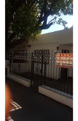 Imagen 2 de 22 de Casa-2 Dorm. Piscina Quincho Cochera 2 Autos Muebles 1º, B°empalme - Salgari 1767 E/ Junin Y Corrientes