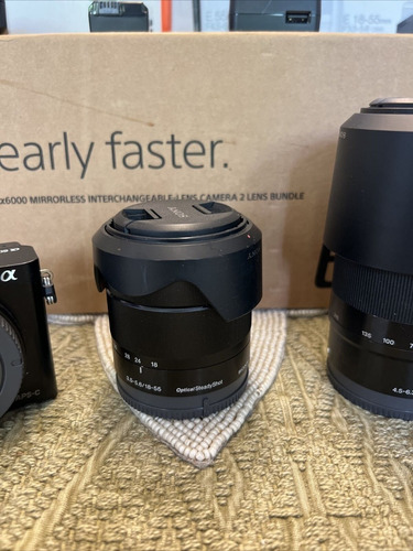 Cámara Digital Sony Alpha A6000 Digic 8 Bundle