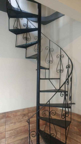 Casa Para Alugar Na Rua Leocádia, Realengo, Rio De Janeiro - Rj - Liv-1687