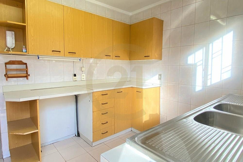 Casa En Venta, 4 Dormitorios, Las Condes