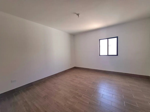 Casa En Venta En Circuito Cerrado Con Alberca