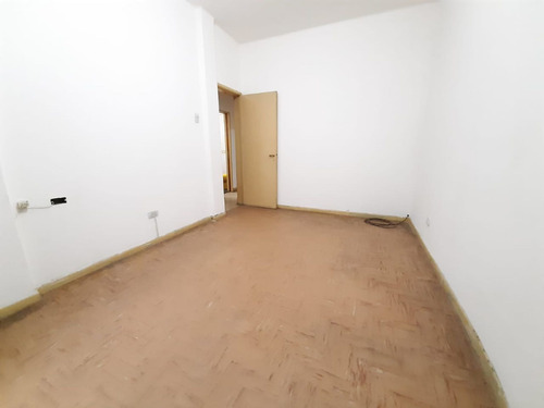 Ph 4 Ambientes En Venta En Haedo Con Patio Y Coch