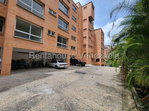 En Exclusiva Residencia, Bello Apto Con Excelente Vista. 25-23503