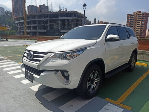 Toyota Fortuner 2.7 Aut Blindaje 2 