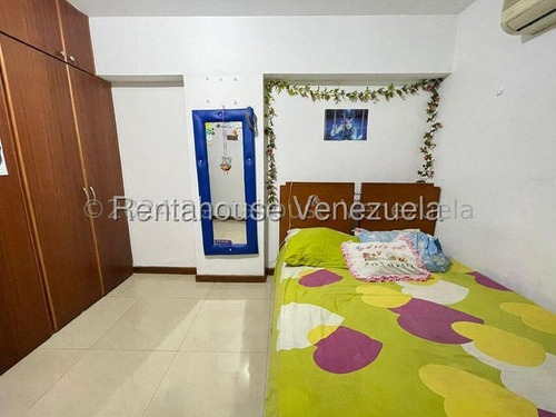 Daniela Linarez Vende Excelente Apartamento En Urbanizacion Del Este De Barquisimeto Con Todos Los Servicios Básicos Acabados De Primera Y Seguridad Las 24 Horas