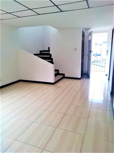 Venta De Casa En La Leonora